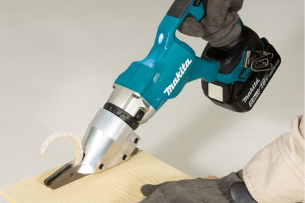 Cement Cutting with Makita Power Tool - Buy Online Dubai