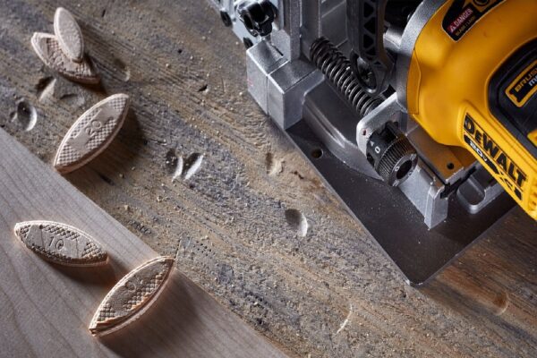 DCW682: Dewalt's First Ever Cordless Biscuit Jointer - Buy Online Dubai