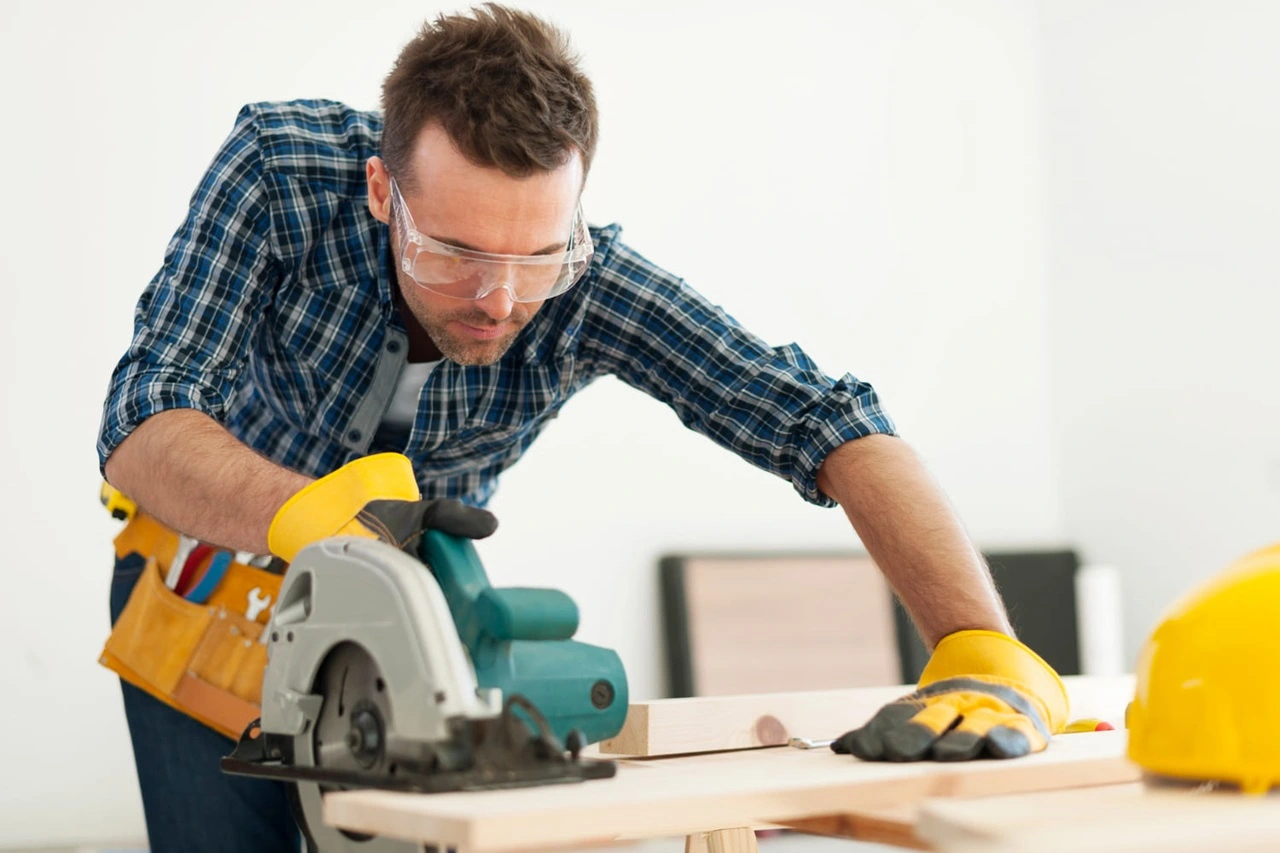 Essential Tips for Choosing the Right Circular Saw Power Tool in Dubai