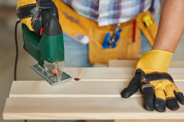 How to Use Power Tools Safely and Efficiently