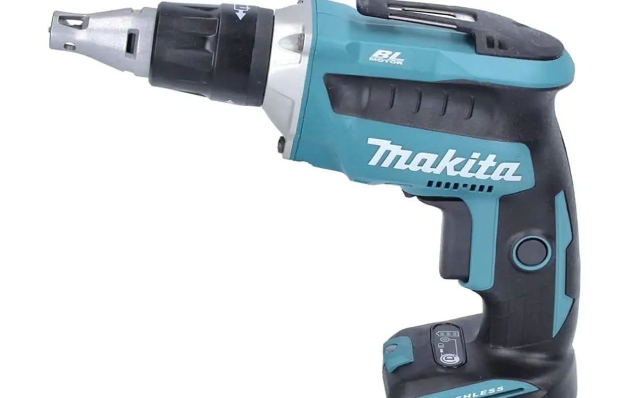 Makita 18V LXT Cordless Screwdriver 3Ah DFS452RFJ
